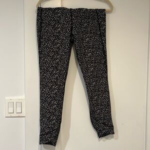 Black and white patterned leggings